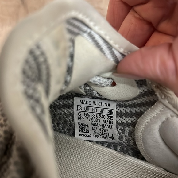 Adidas Yeezy bost 350 v2 yeshaya non-reflective - Picture 4 of 5